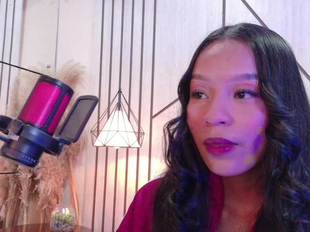 Miaa-Collins live cam on BongaCams
