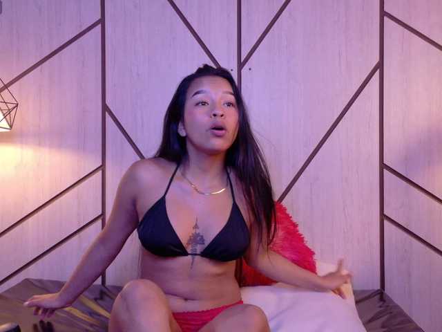 Miaa-Collins live cam on BongaCams