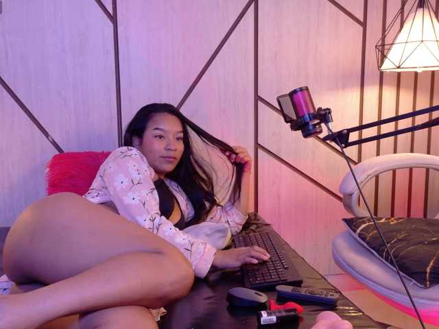 Miaa-Collins live cam on BongaCams