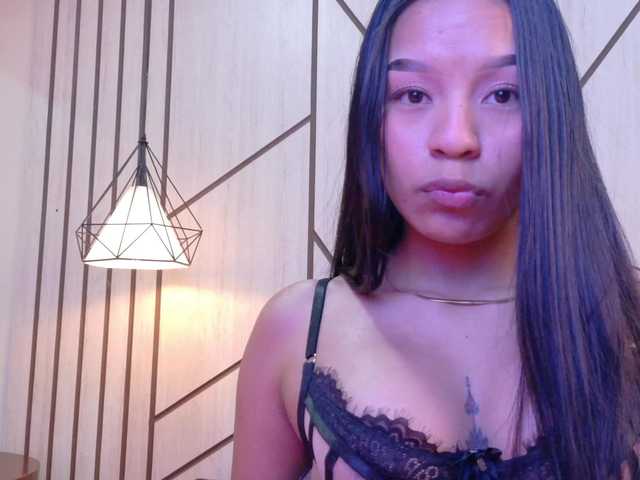 Miaa-Collins live cam on BongaCams