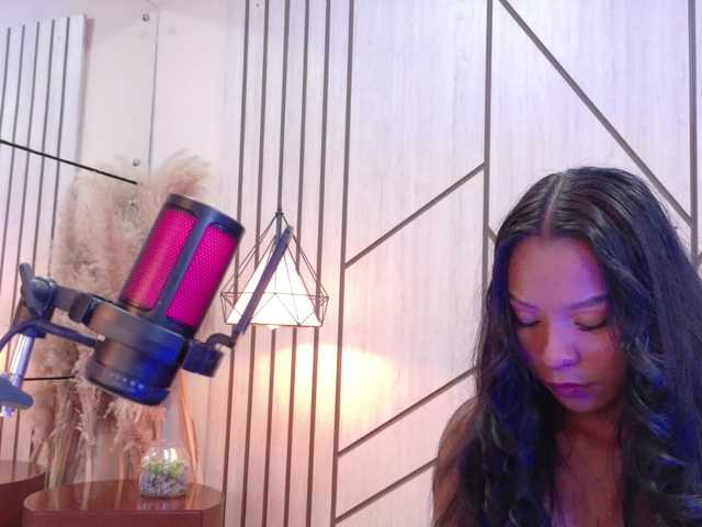 Miaa-Collins live on BongaCams
