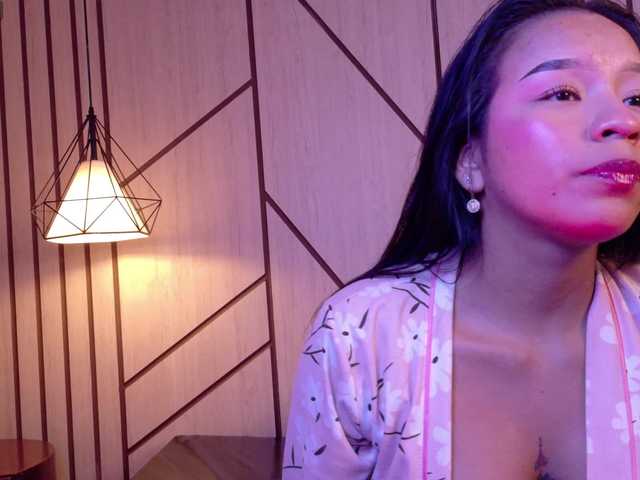 Miaa-Collins live cam on BongaCams
