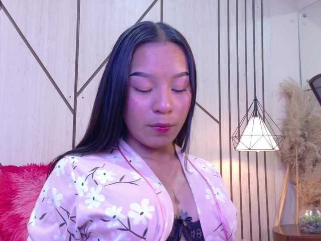 Miaa-Collins live cam on BongaCams