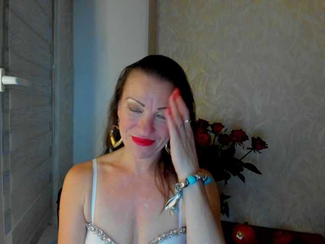 pure-elena live cam on BongaCams