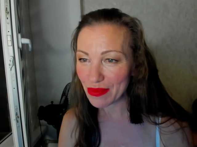 pure-elena, live now on BongaCams