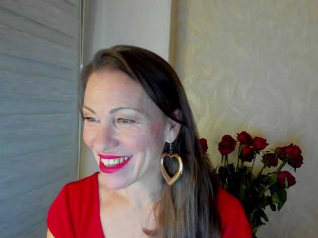 pure-elena live cam on BongaCams
