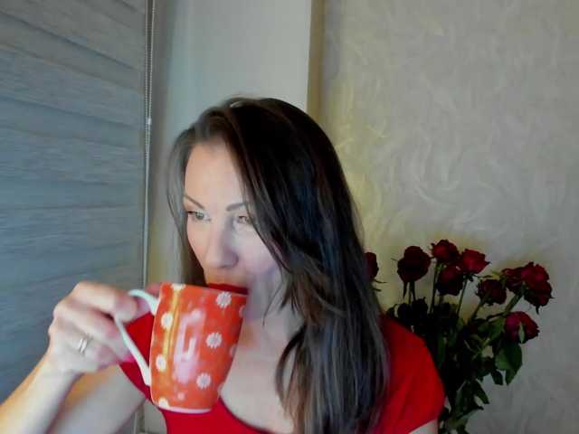 pure-elena live cam on BongaCams