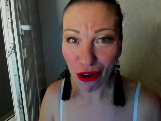 pure-elena live cam on BongaCams