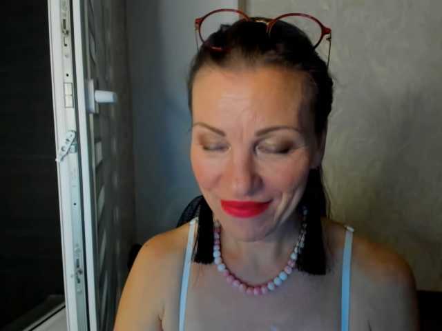 pure-elena, live now on BongaCams