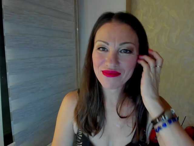 pure-elena live cam on BongaCams
