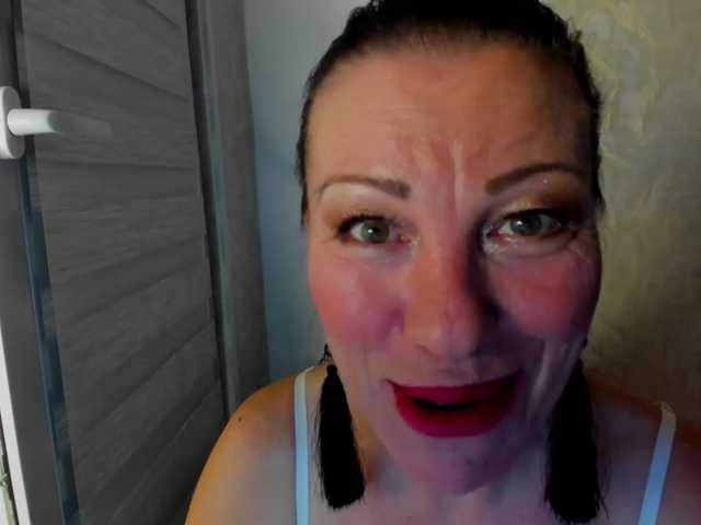 pure-elena, en directo ahora en BongaCams