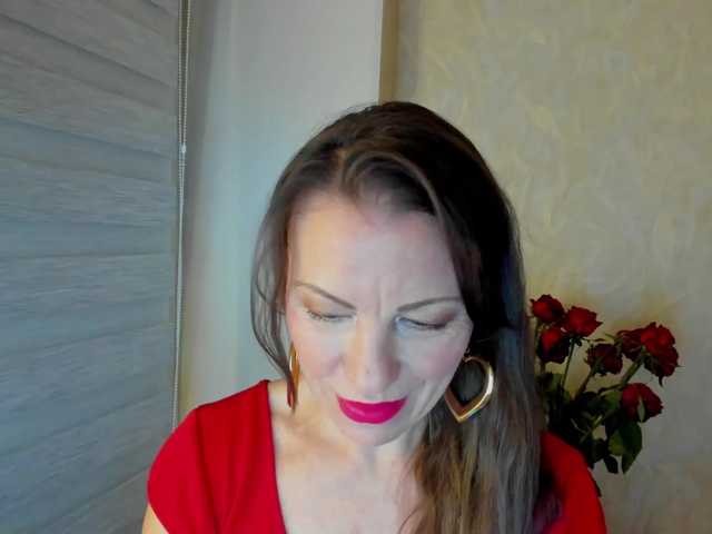 pure-elena live cam on BongaCams