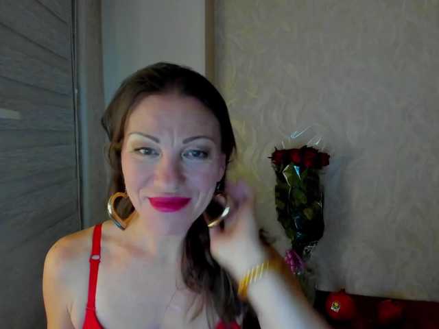 pure-elena live cam on BongaCams