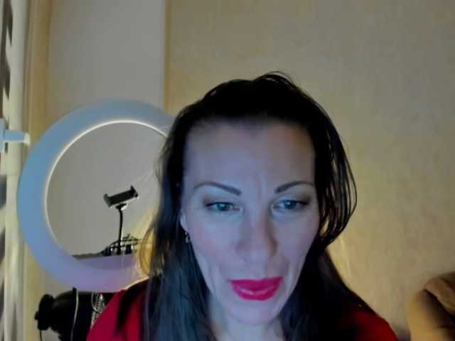 pure-elena live cam on BongaCams
