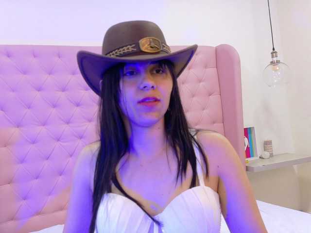 Antonella-Rouse live cam on BongaCams