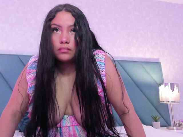 MiaBloomn Live Webcam on BongaCams