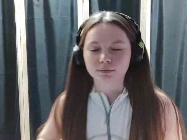 ShakitaFaustman webcam