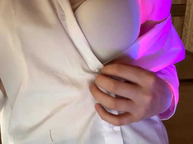 LisaSchroyer live cam on BongaCams