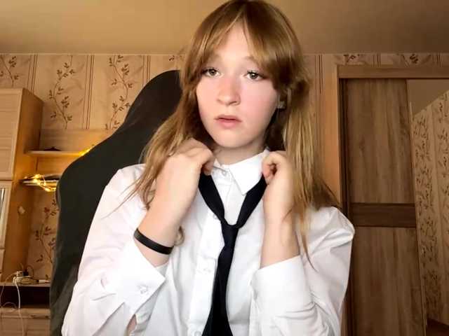 LisaSchroyer live cam