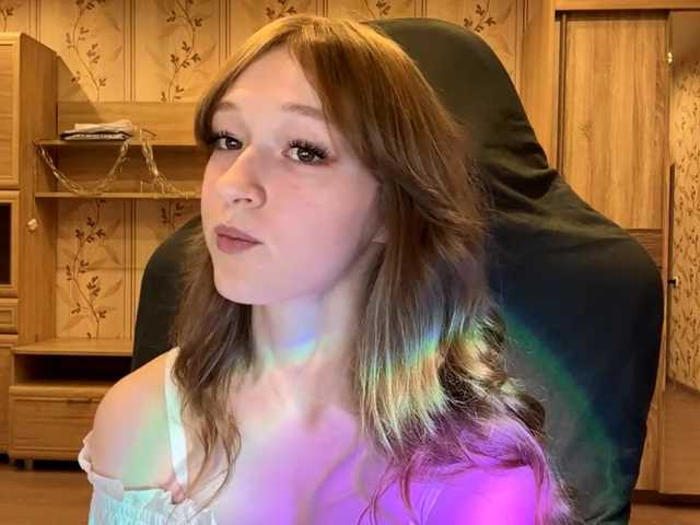 LisaSchroyer live stream preview