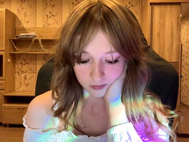 LisaSchroyer live stream preview
