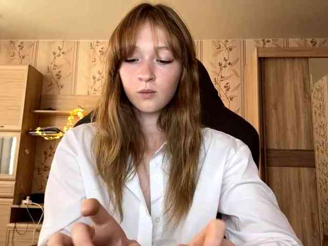 LisaSchroyer webcam