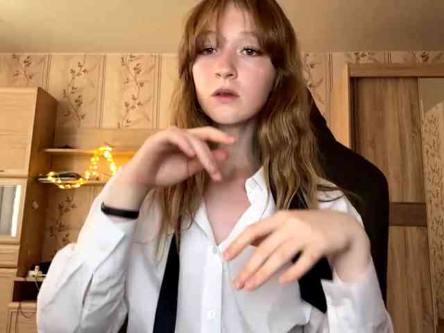 LisaSchroyer webcam