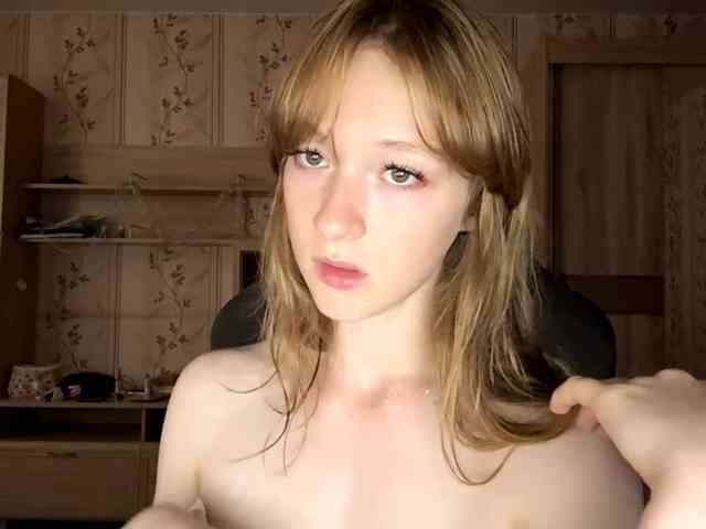 LisaSchroyer webcam