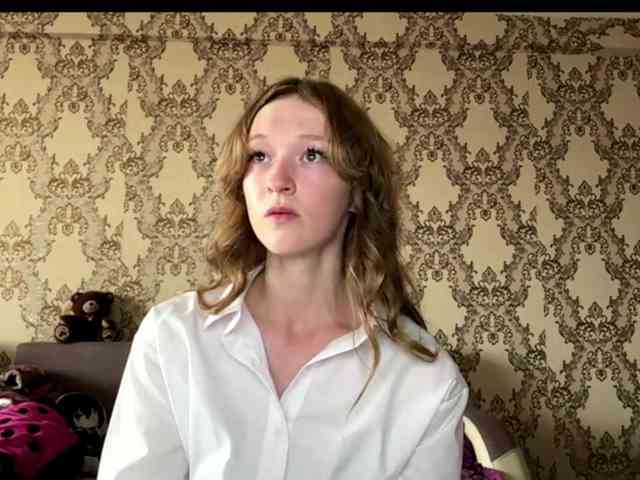 LisaSchroyer webcam
