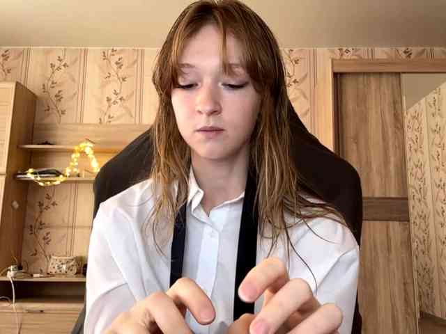 LisaSchroyer webcam