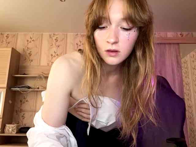 LisaSchroyer webcam