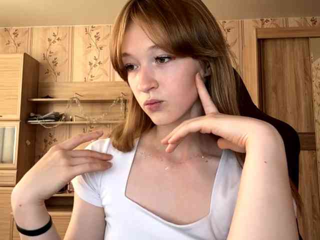 LisaSchroyer webcam