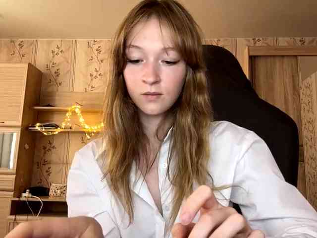 LisaSchroyer webcam