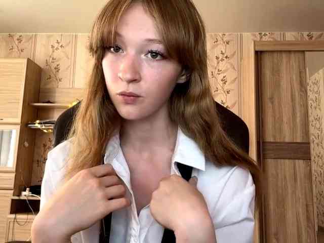 LisaSchroyer webcam