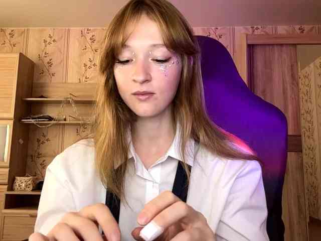 LisaSchroyer webcam