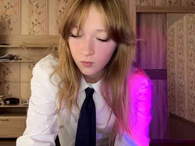 LisaSchroyer webcam