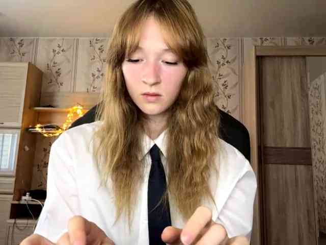 LisaSchroyer webcam