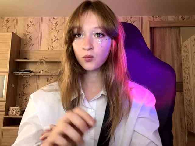 LisaSchroyer webcam