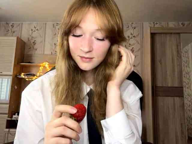 LisaSchroyer webcam