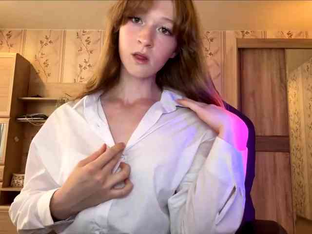 LisaSchroyer webcam