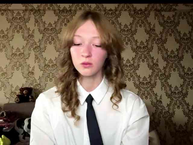LisaSchroyer webcam