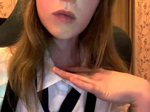 LisaSchroyer webcam