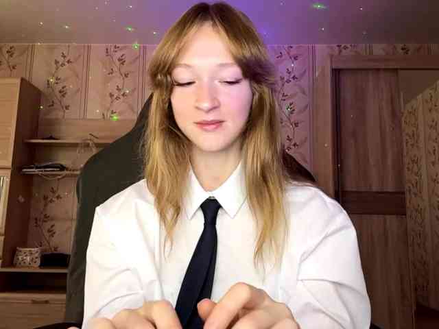 LisaSchroyer webcam