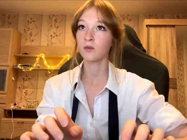 LisaSchroyer webcam
