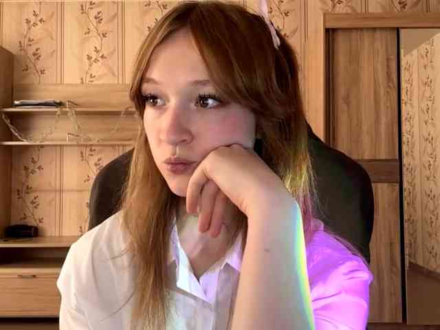 LisaSchroyer webcam