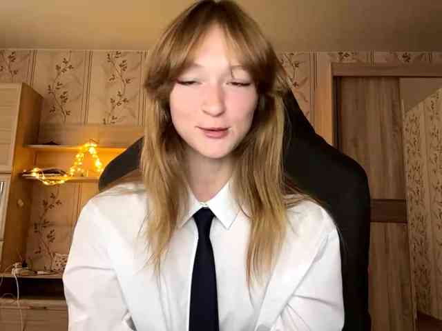 LisaSchroyer webcam
