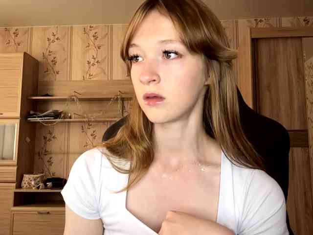Model: LisaSchroyer