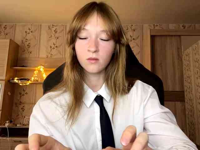 LisaSchroyer webcam