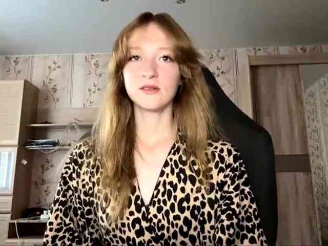 LisaSchroyer webcam