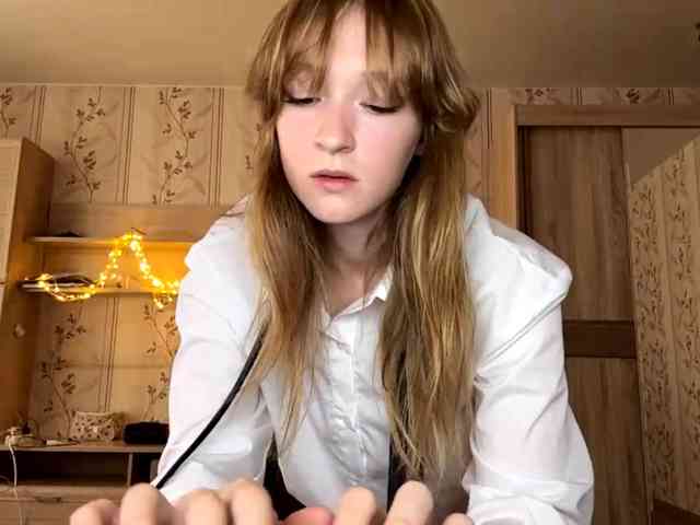 LisaSchroyer webcam